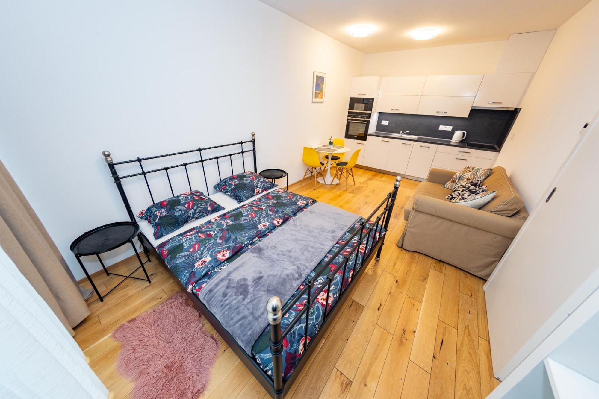 Lovely Studio Apartment, Free Parking 1,55 Hight Praha Eksteriør bilde